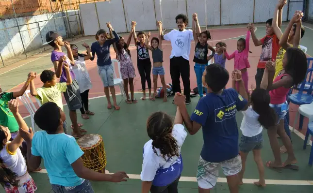 Fotos crianças do Coletivo da Cidade